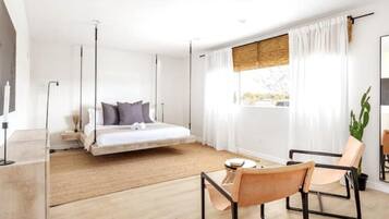 5 bedrooms, iron/ironing board, free WiFi, bed sheets