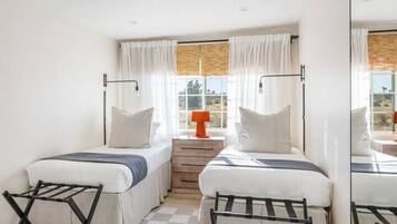 5 bedrooms, iron/ironing board, free WiFi, bed sheets