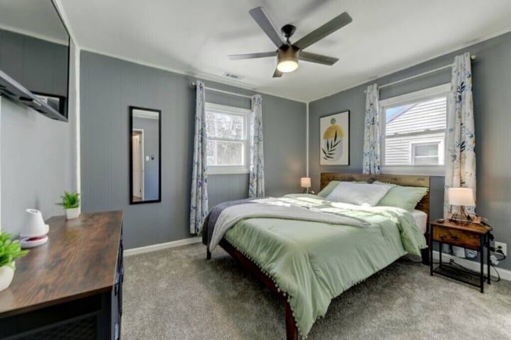 A cozy home between the Indiana Dunes and town of Chesterton. Porter