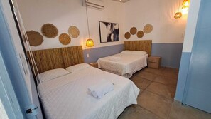 Classic Quadruple Room | Free WiFi, bed sheets