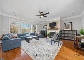 TV connectée, cheminée