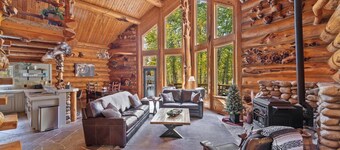 Experience extraordinary peace, privacy, & luxury at Keebler Ranch. Gorgeous Modern log cabin!