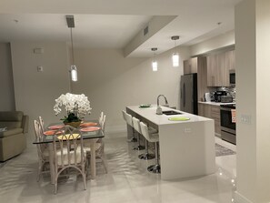 Interior - Beautiful new fully furnished condo just minutes from Sanibel/Captiva beaches! (ft myers)