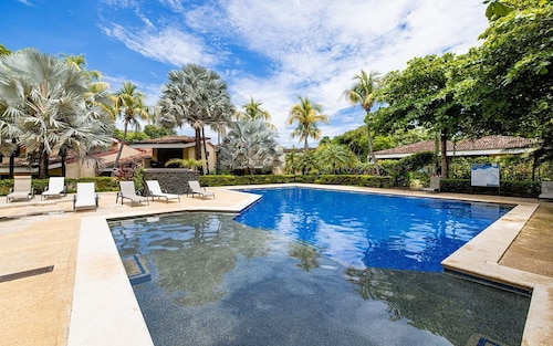 Tranquil 3 Bed 3 Bath Beach House Steps from the Quaint Playa Ocotal Beach