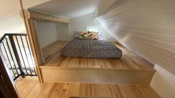 2 habitaciones, tabla de planchar con plancha, cuna de viaje y wifi