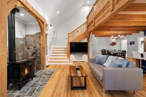 Living area - Shire Retreat - Berlin, Assateague, Ocean City (Berlin)