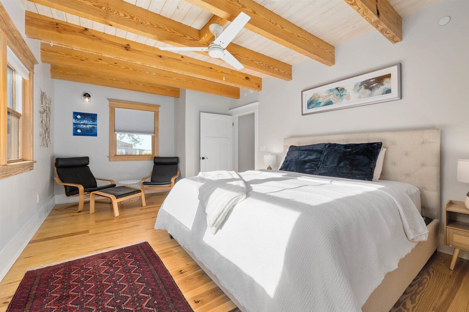 5 多间卧室、熨斗/熨衣板、床单