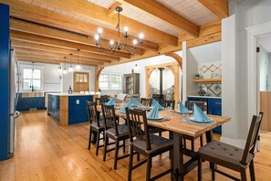 Dining - Shire Retreat - Berlin, Assateague, Ocean City (Berlin)