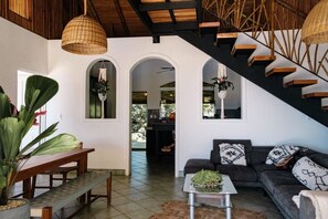 Interior - Panoramic Ocean Views and Jungle Serenity (Puntarenas Province)