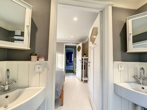 3 Schlafzimmer, Bügeleisen/Bügelbrett, WLAN