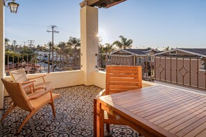 Deluxe Suite | Terrace/patio - Hotel San Buena (Ventura)