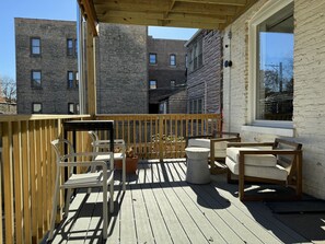 Property grounds - Newly-renovated historic home in Logan Square (Chicago)