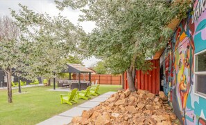 Property grounds - Beautiful Contemporary Suite #16 (Lawton)