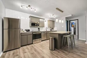 Private kitchen - Beautiful Contemporary Suite #16 (Lawton)