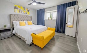 1 bedroom, iron/ironing board, WiFi, bed sheets - Beautiful Contemporary Suite #16 (Lawton)