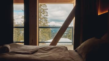 4 soverom, skrivebord, reiseseng for barn og wi-fi (inkludert)