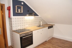 Frigorífic, microones, forn i placa de cuina 