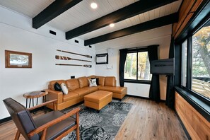 TV, fireplace - Loon's Nest at The Spot on Buskey Bay of the Pike Lake Chain in Iron River, WI (Iron River)