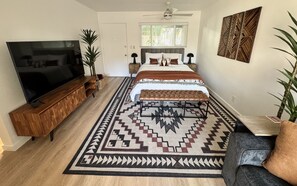 1 bedroom, iron/ironing board, WiFi, bed sheets - Sandyland Beach Studio Carpinteria (Carpinteria)