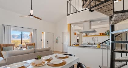 Superstition Mountain Views, Pool/Hot Tub, 2bd + Loft