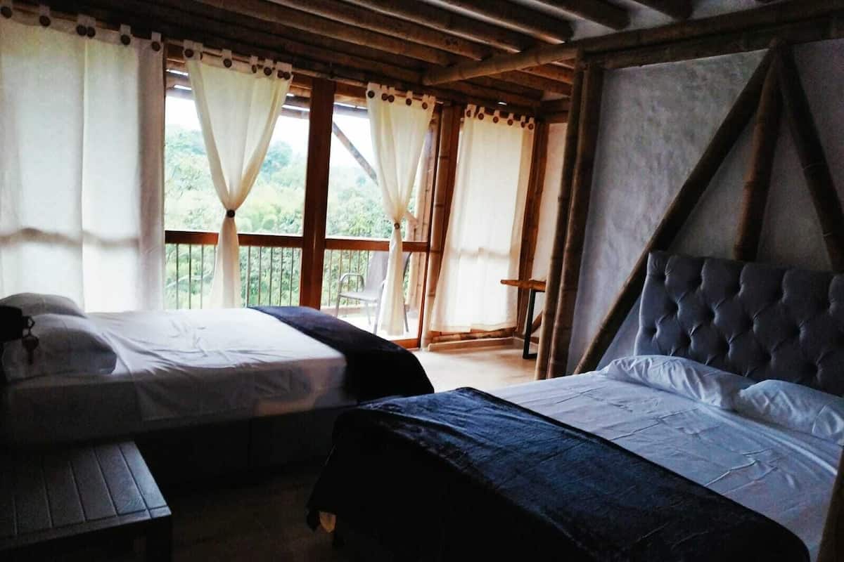 Standard Quadruple Room | Laptop workspace, free WiFi, bed sheets