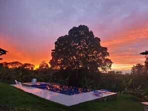 Kolam renang terbuka