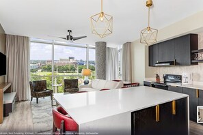 Interior - Spacious 1BDRM in Atlanta! Across street fro Centennial Park (Atlanta)