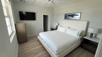 4 bedrooms, iron/ironing board, WiFi, bed sheets