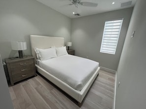 4 bedrooms, iron/ironing board, WiFi, bed sheets