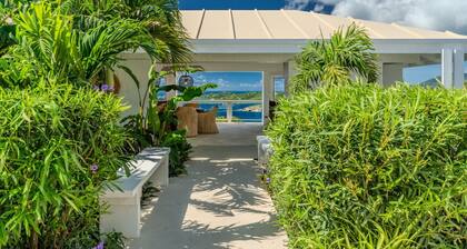 Sunset Sanctuary: Gorgeous 5br w/huge pool/deck & lots of space!