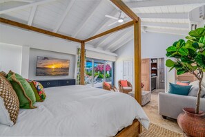 5 bedrooms, desk, iron/ironing board, travel cot