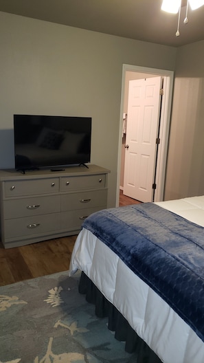 2 habitaciones, tabla de planchar con plancha y wifi gratis 