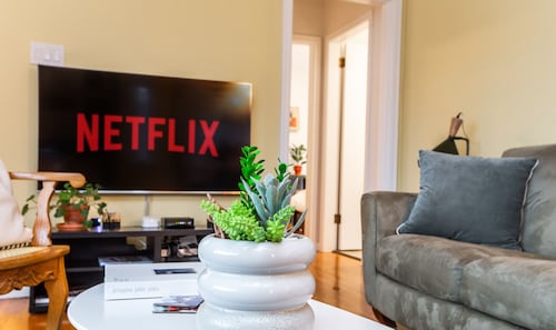 Central Cozy Home - Sleeps 4 - Long Stays - Netflix