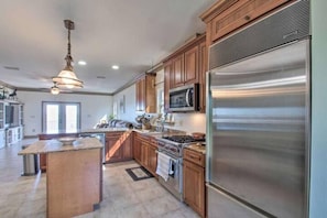 Fridge, microwave, oven, stovetop - Private Pool/Pier - Beautiful Bayfront Property! (Gulf Shores)