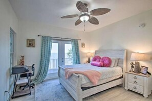 5 bedrooms, desk, WiFi, bed sheets - Private Pool/Pier - Beautiful Bayfront Property! (Gulf Shores)