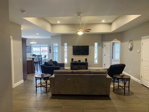 Right on the 21mm!! 3 bedroom 2 bath waterfront home with dock! In Redhead Cove!