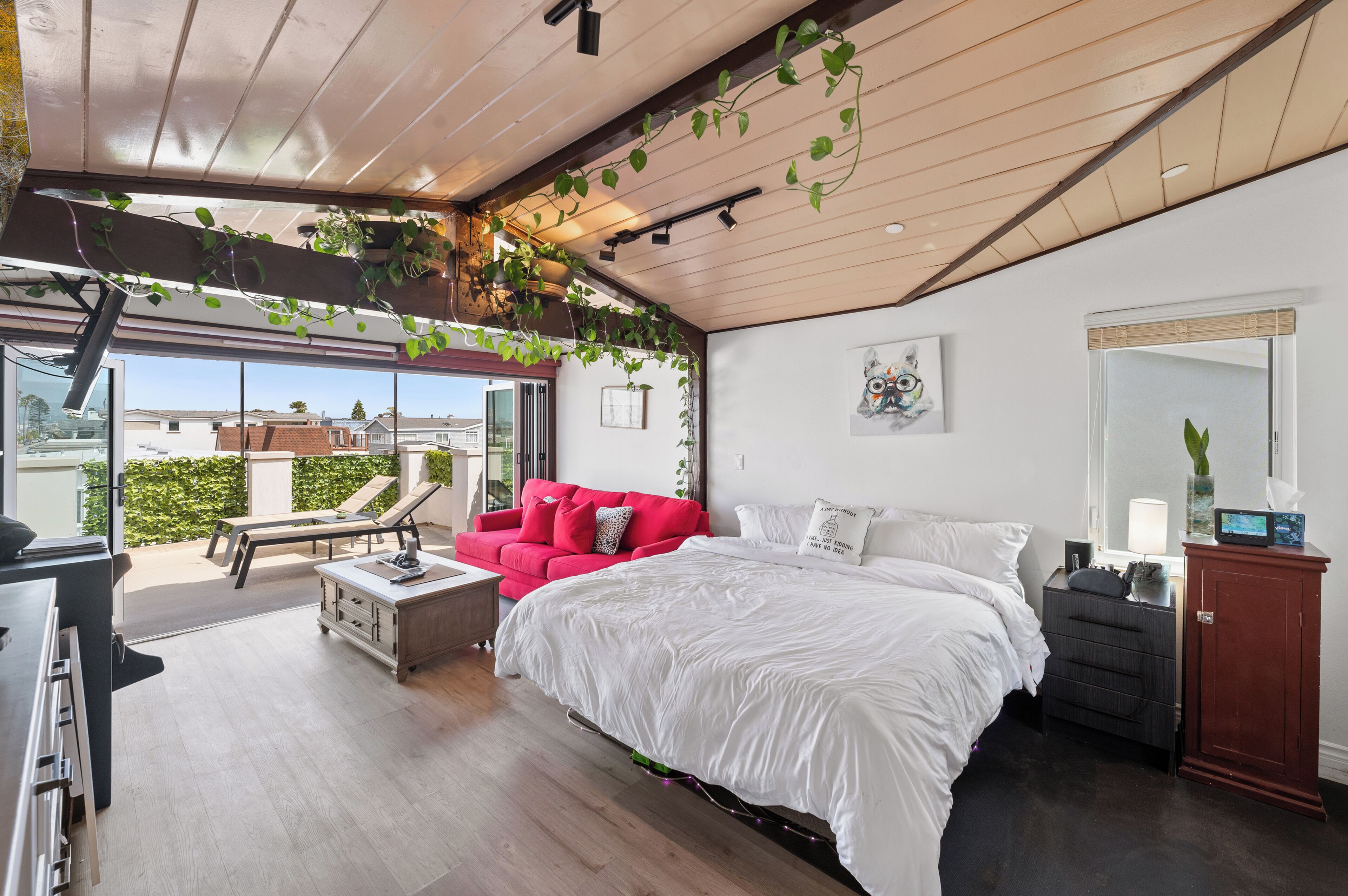 1 bedroom, desk, free WiFi, bed sheets