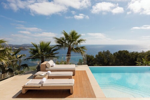Villa de Lujo con Vistas al mar en Santa Eulalia
