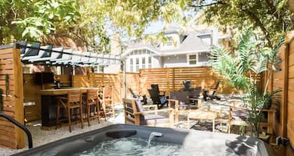The Oasis- Hot tub&Walk to Bars