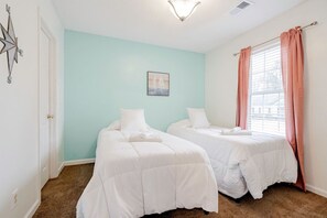 2 bedrooms, desk, travel cot, WiFi