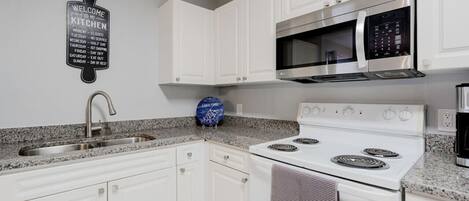 Fridge, oven, stovetop, coffee/tea maker