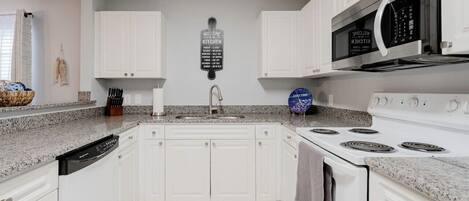 Fridge, oven, stovetop, coffee/tea maker