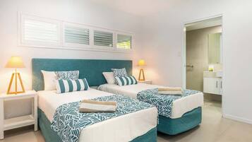 8 bedrooms, iron/ironing board, WiFi, bed sheets