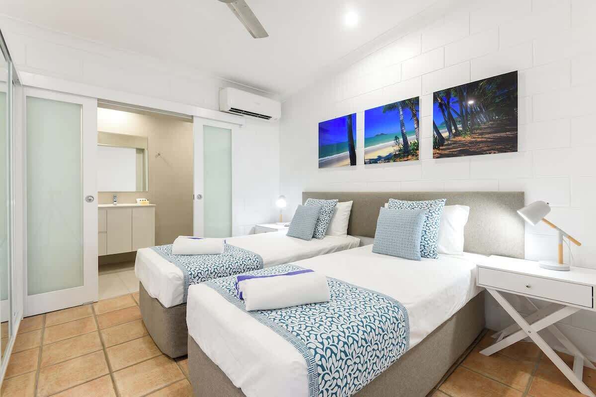 8 bedrooms, iron/ironing board, WiFi, bed sheets