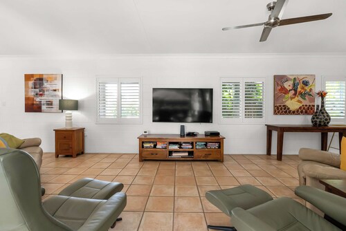 The Last Resort: A Two Pool Luxury Villa
