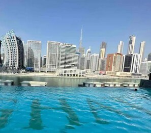 Pool - Kings homes @binghatti canal with Private jacuzzi (Dubai)