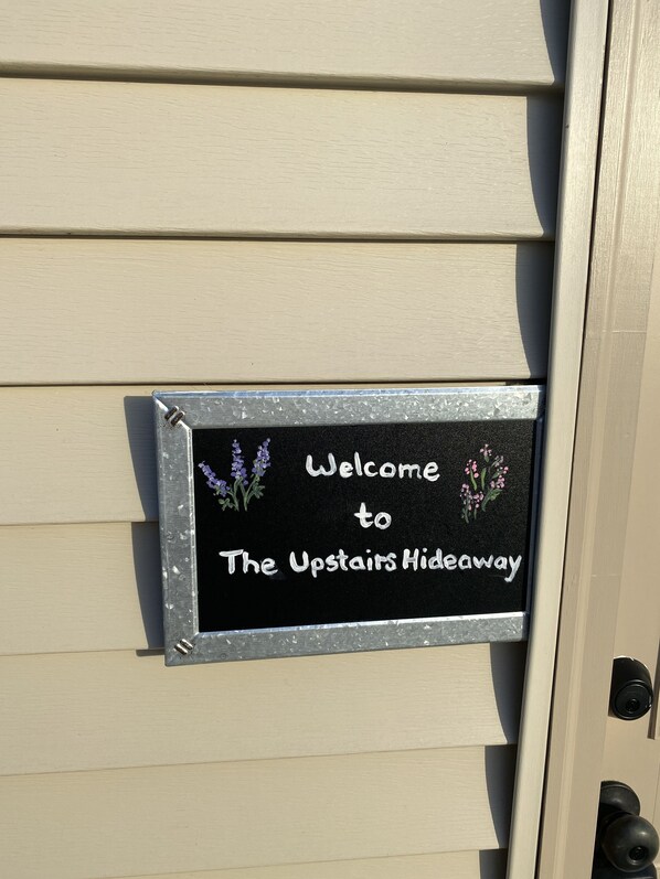 Interior detail - The Upstairs Hideaway (Mount Ida)