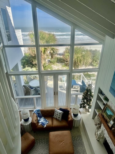 Renovated, Direct Oceanfront 6BR/6BA private pool home sleeps 16