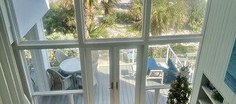 Renovated, Direct Oceanfront 6BR/6BA private pool home sleeps 16