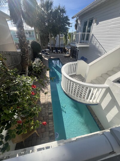 Renovated, Direct Oceanfront 6BR/6BA private pool home sleeps 16